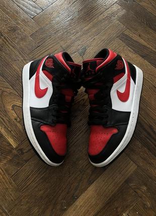 Nike air jordan black/red