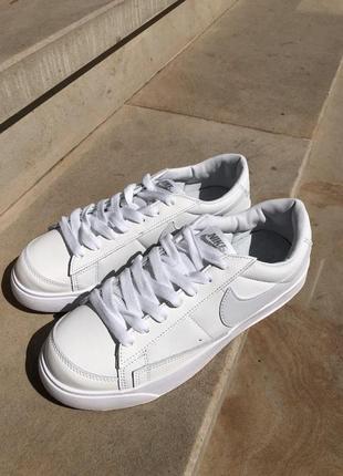 Nike blazer low triple white 364 фото