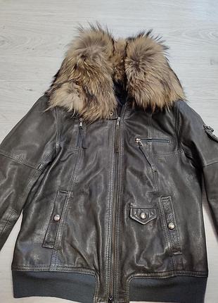 Шкіряна куртка з натуральним мєхом