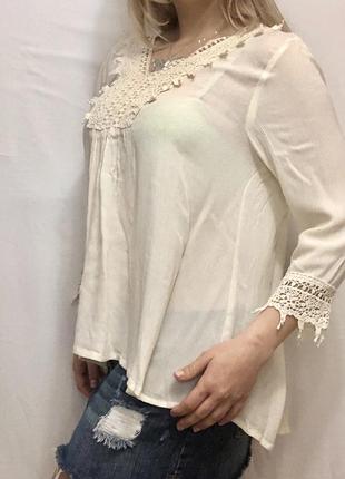 Блуза цвета слоновой кости с кружевными вставками2 фото