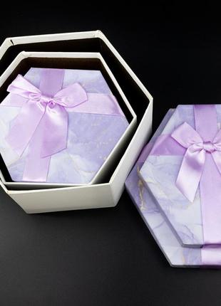 Коробка подарункова шестикутна з бантиком. 3шт/комплект. колір фіолетово-білий мрамор. 19х10см1 фото