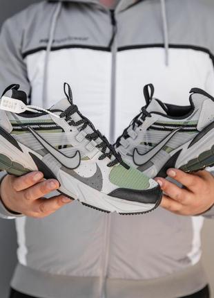 Чоловічі кросівки зелені з сірим nike v2k.3  runtekk