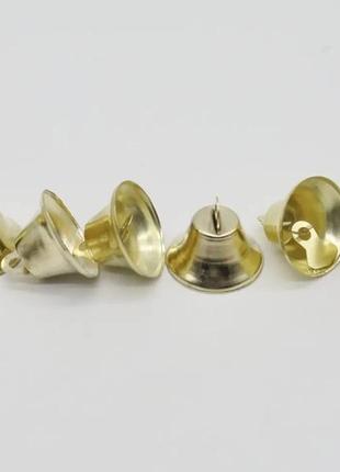 Маленькие золотые колокольчики для декорирования сувениров, скрапбукинга и одежды золото размером 22 мм