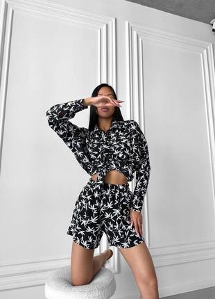 Костюм прогулочный в черно белый принт легкий и невесомый для прогулок рубашка шорты
