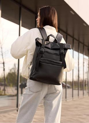 Черный женский рюкзак roll top