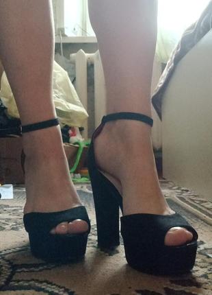 Замшеві туфлі