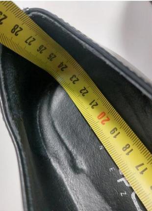 Женские кожаные лакированные туфли лоферы на узкую ножку