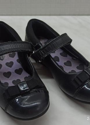 Детские лежаные туфли от clarks. оригинал
