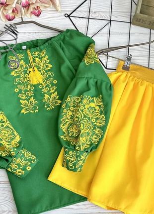 Вышитый костюм на девочку