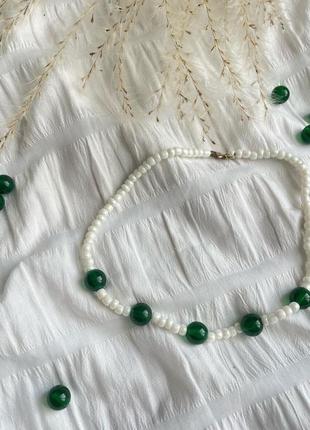 Бусы с зелеными бусинами2 фото