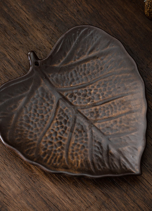 Підставка лист коричневий