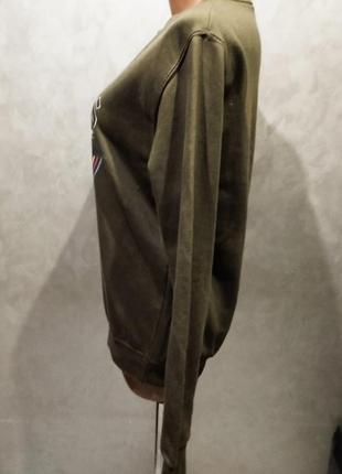 Лаконичный качественный свитшот бренда azuka