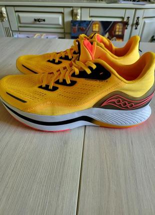Нові чоловічі бігові кросівки saucony today endorphin shift 2