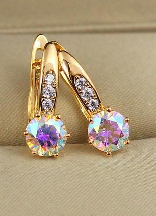 Серьги xuping jewelry светлые хамелеоны с круглыми камнями в шестигранной оправе 1,7 см золотистые
