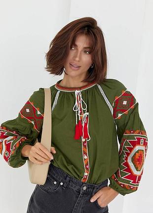 Колоритная блуза вышиванка, украинская вышиванка, этатно рубашка с вышивкой