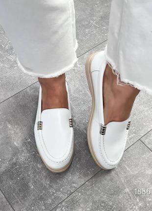 Кожаные удобные лоферы подойдут на широкую ножку