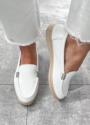 Кожаные удобные лоферы подойдут на широкую ножку