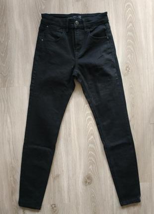 Джинсы stradivarius straight черные размер 34, новые. бирка срезана в магазине.