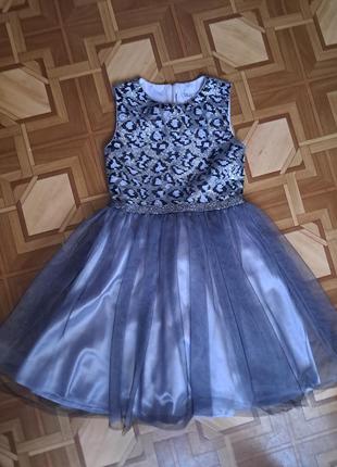 Платье праздничное