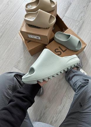 Классные женские и мужские шлёпанцы сланцы adidas yeezy slide salt серо-голубые