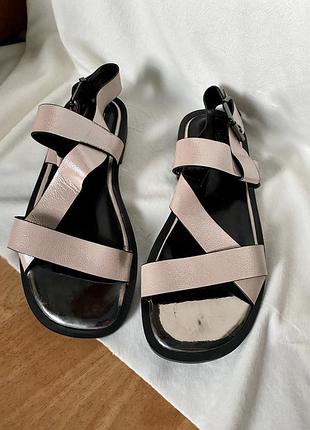 Нові босоніжки рожеві пудрові сандалі2 фото