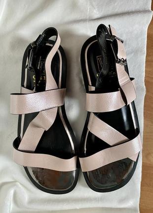 Нові босоніжки рожеві пудрові сандалі4 фото