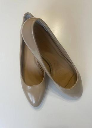 Стильні бежеві нюдові туфлі човники. бежевые туфли лодочки