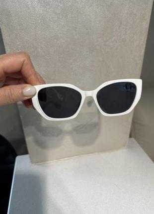 Oкуляри в стилі lv
