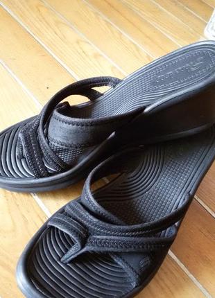 Skechers - замшеві шльопанці  38-38 1/2 розмір (25 см)
