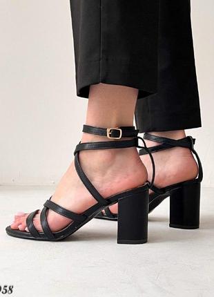 Женские черные босоножки на каблуке летние эко-кожа лето8 фото
