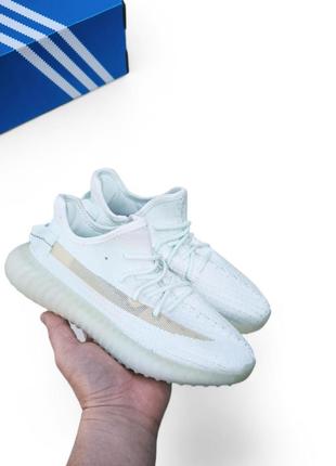 Жіночі кросівки adidas yeezy boost 350 v2 білі з м'ятним акційна ціна🔥4 фото