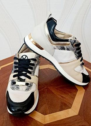 Брендовые кроссовки сникерсы valentino. италия оригинал