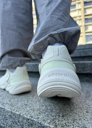 Жіночі кросівки adidas ozelia cream mint white адідас озелія2 фото