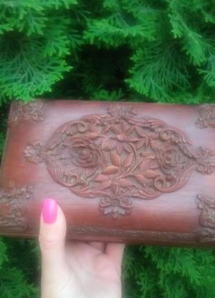 Шкатулка из натурального дерева, полностью резная .винтаж! англия