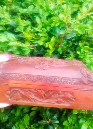 Шкатулка из натурального дерева, полностью резная .винтаж! англия