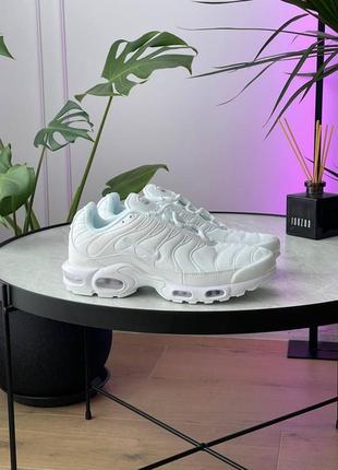Жіночі кросівки найк аір макс плюс тн білі / nike air max plus tn white