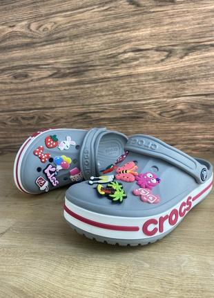 Стильні жіночі крокси crocs bayaband grey/candy1 фото