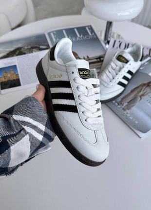 Жіночі кросівки в стилі adidas spezial адідас / демісезонні / весняні, літні, осінні / шкіра / білі, чорні