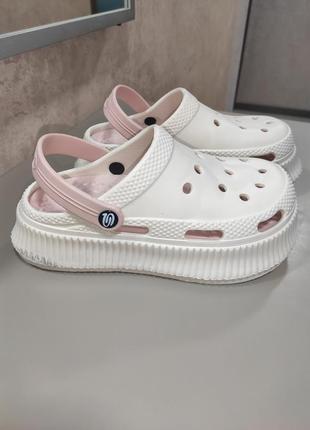 Кроксы женские, пена