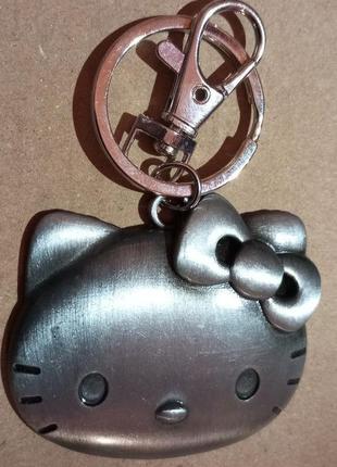 Брелок на ключи металл кот кошка китти kitty мордочка обьемная