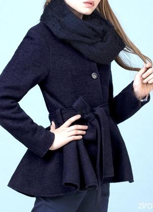 Красиве пальто / вовна 29% / в новому стані