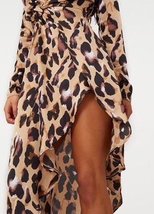 Сексуальное сатиновое платье леопард с соблазнительно открытой ножкой prettylittlething л3 фото
