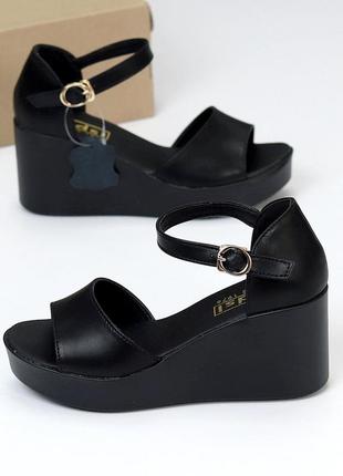 Чорні жіночі босоніжки