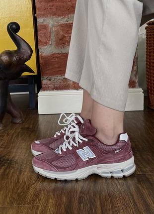 Жіночі замшеві кросівки new balance 2002r burgundy