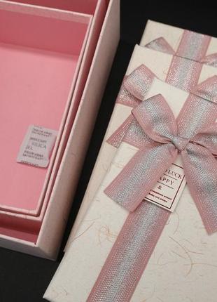 Коробка подарочная. 3шт/комплект. цвет бело-розовой. 23х16х9см.