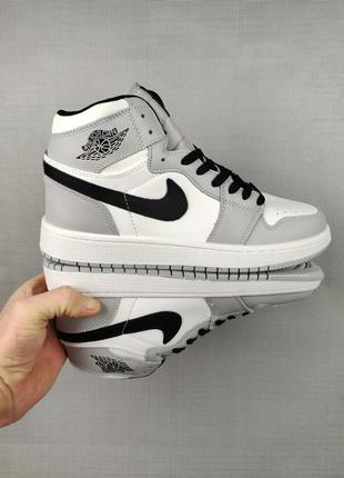 Кроссовки nike air jordan 1 light smoke gray мужские 41-459 фото