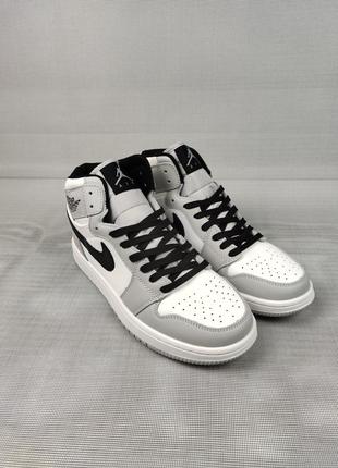 Кросівки nike air jordan 1 light smoke gray чоловічі 41-453 фото