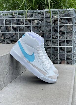 Жіночі шкіряні кросівки nike blazer mid white blue logo найк блейзер3 фото