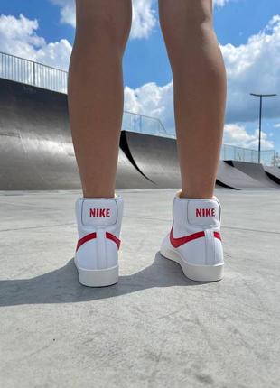 Жіночі шкіряні кросівки nike blazer mid ‘77 vintage ‘red logo’ найк блейзер3 фото