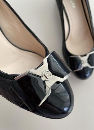 Классические женские туфли essere4 фото